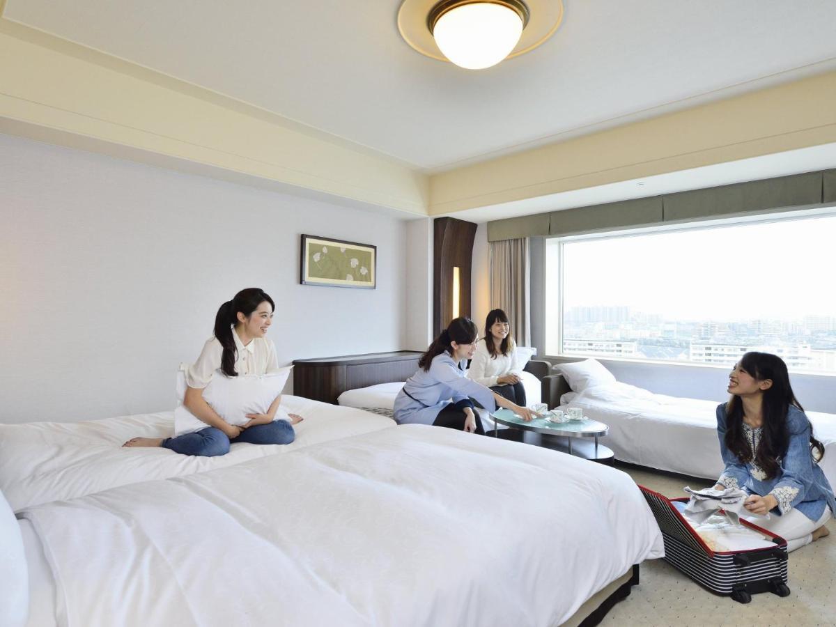 Urayasu Brighton Hotel Tokyo Bay Extérieur photo A room at the hotel