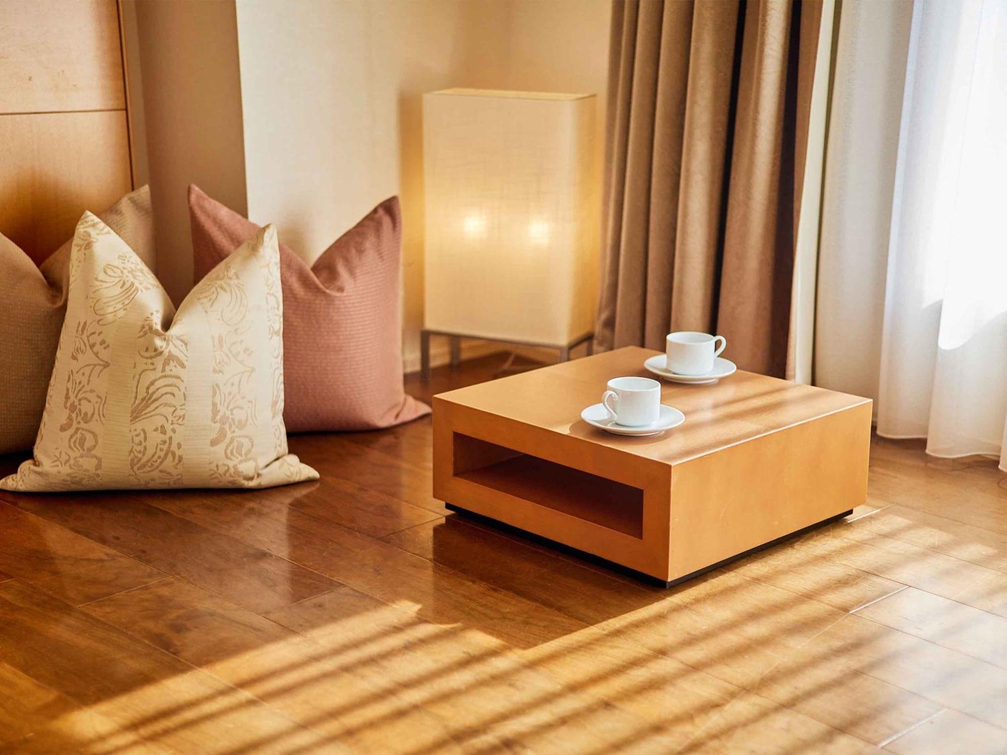 Urayasu Brighton Hotel Tokyo Bay Extérieur photo A coffee table